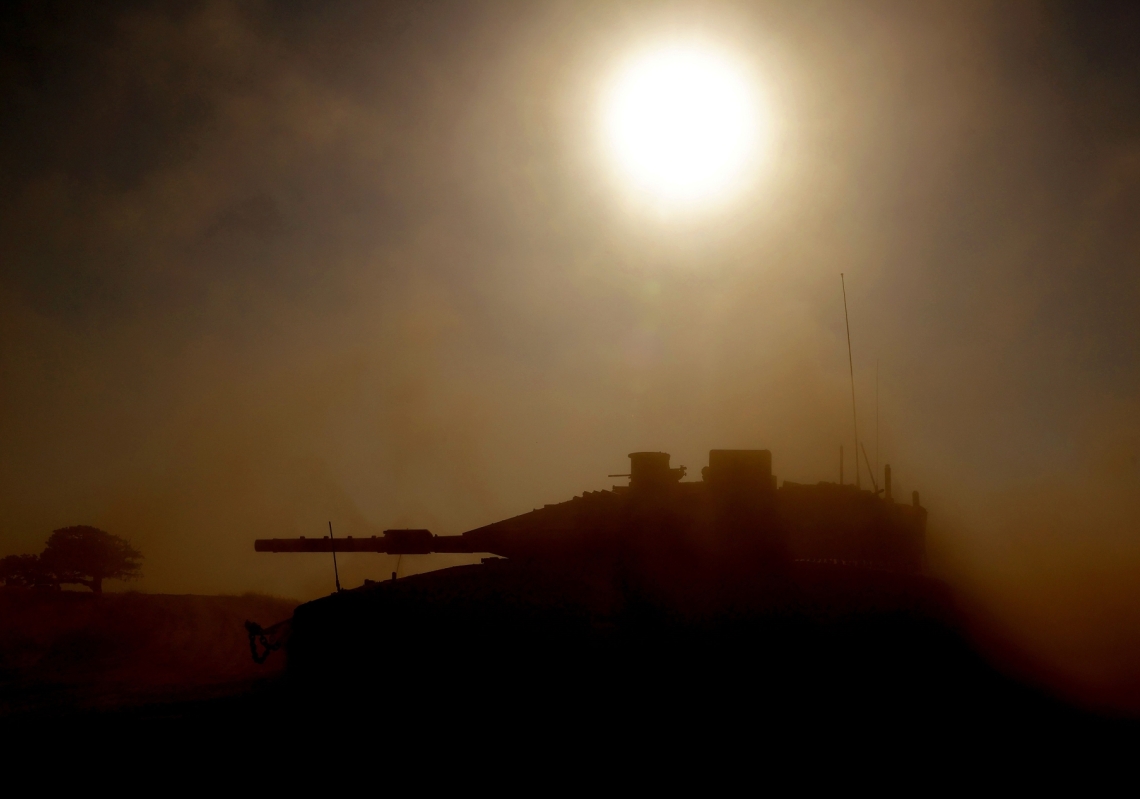 دبابة إسرائيلية قرب الحدود مع قطاع غزة في 17 أبريل